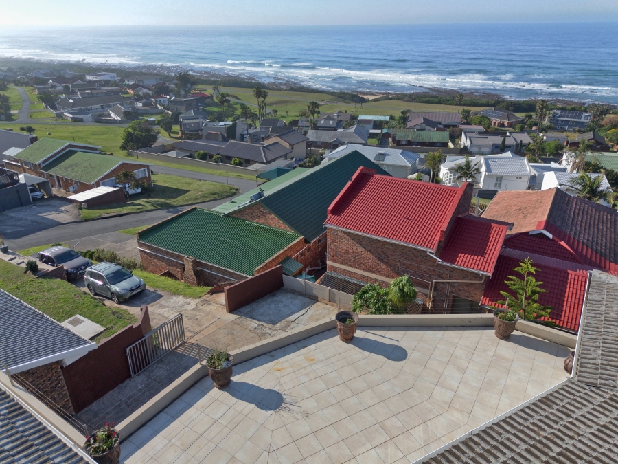 8 Bedroom Property for Sale in Winterstrand Eastern Cape